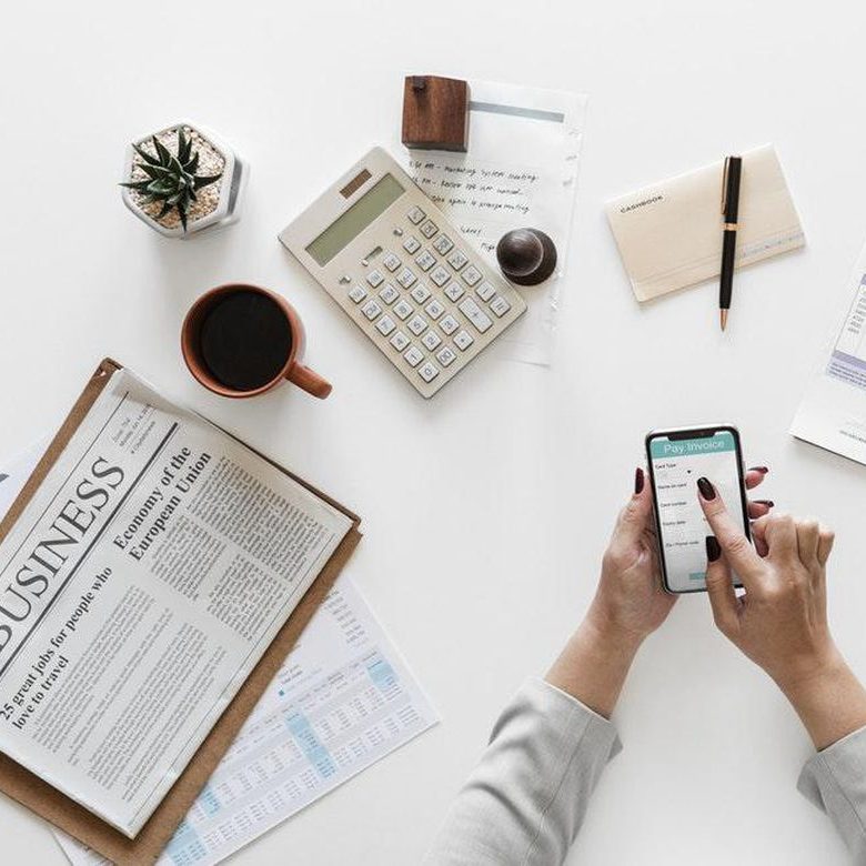 Accounting-desktop-scene.jpg Accounting-desktop-scene.jpg